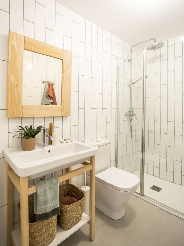 Specchio da parete con cornice in legno | LUFE