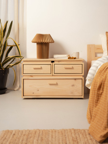 Mesa de cabeceira de madeira com 3 gavetas 78x49 LIBE | LUFE