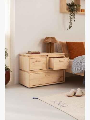 Mesa de cabeceira de madeira com 3 gavetas 78x59 LIBE | LUFE