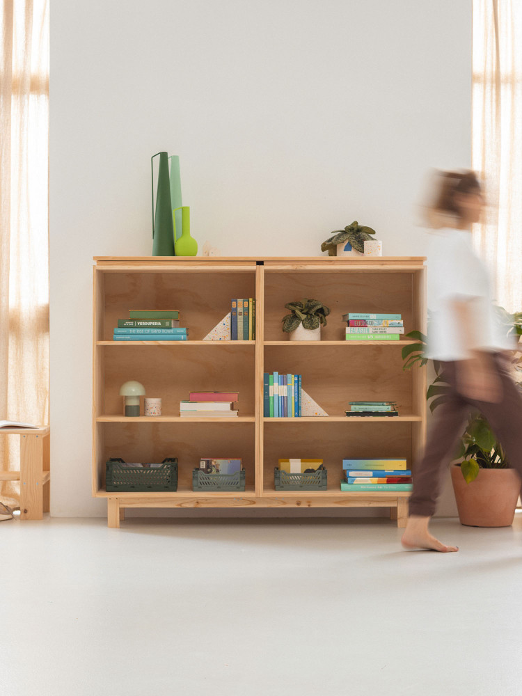 Étagère basse en bois naturel avec pieds | LUFE 2