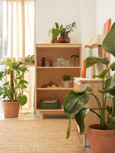 Estantería librería baja de madera natural con patas | LUFE
