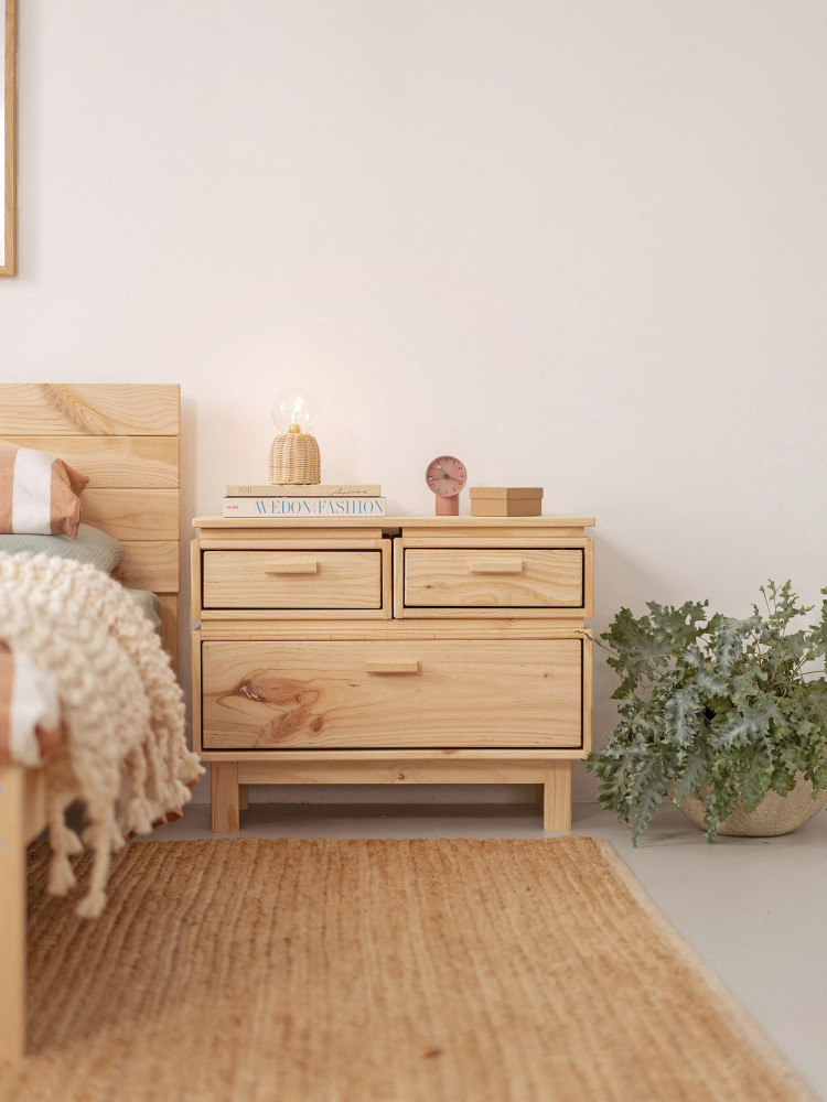 Table de chevet en bois avec 3 tiroirs 78x62 LIBE | LUFE 2