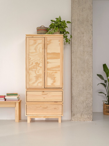 Armadio in legno naturale con gambe e 2 cassetti | LUFE