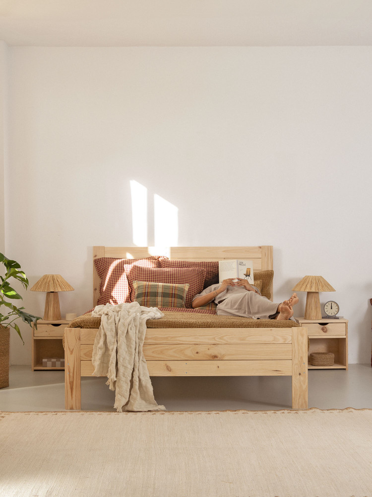 Letto 140 in legno massello di pino stile rustico | LUFE 2