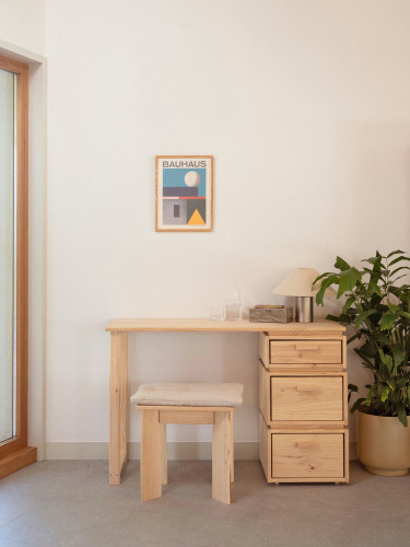 Scrivania LIBE con 3 cassetti in legno naturale | LUFE