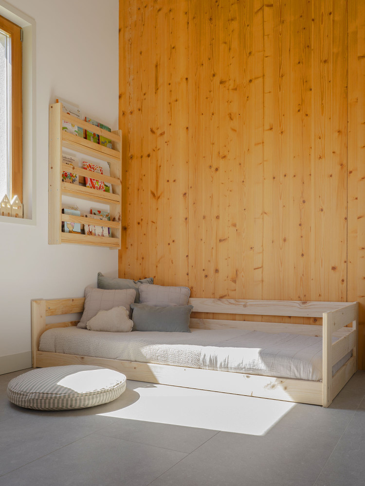 Cama infantil Montessori 105 de madera de pino | LUFE 2