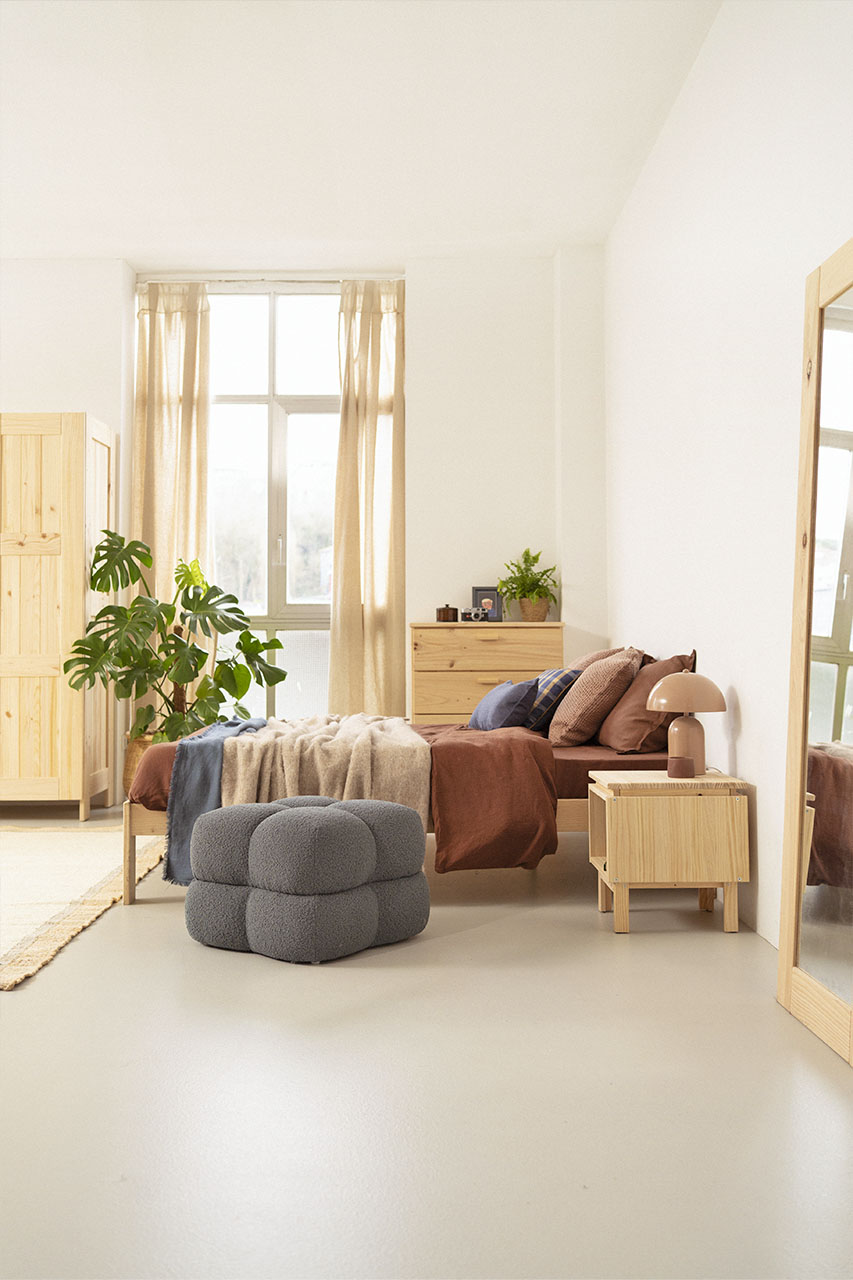 Imagen de ambiente 1 para:Cama doble de madera de pino