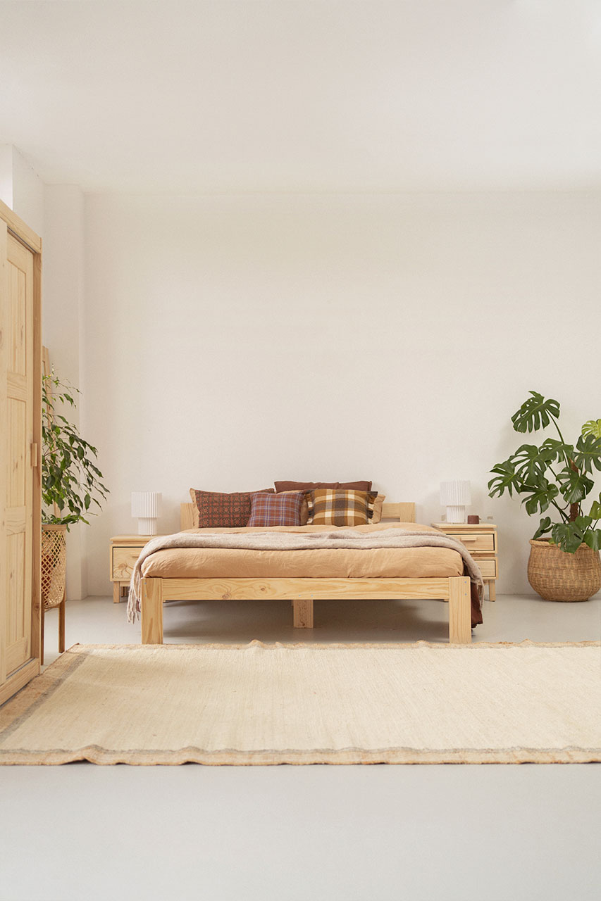Imagen de ambiente 1 para:Cama doble de madera natural