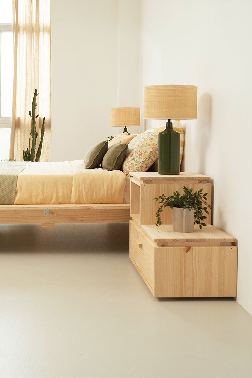 Imagen de ambiente 3 para:Mesita de noche de madera natural