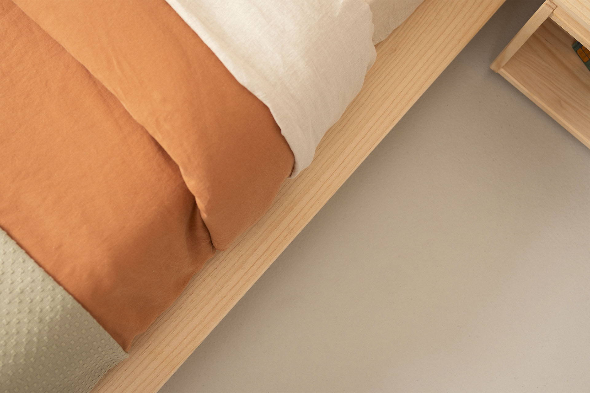 Imagen de ambiente 4 para:cama tatami estilo japonés con cabecero