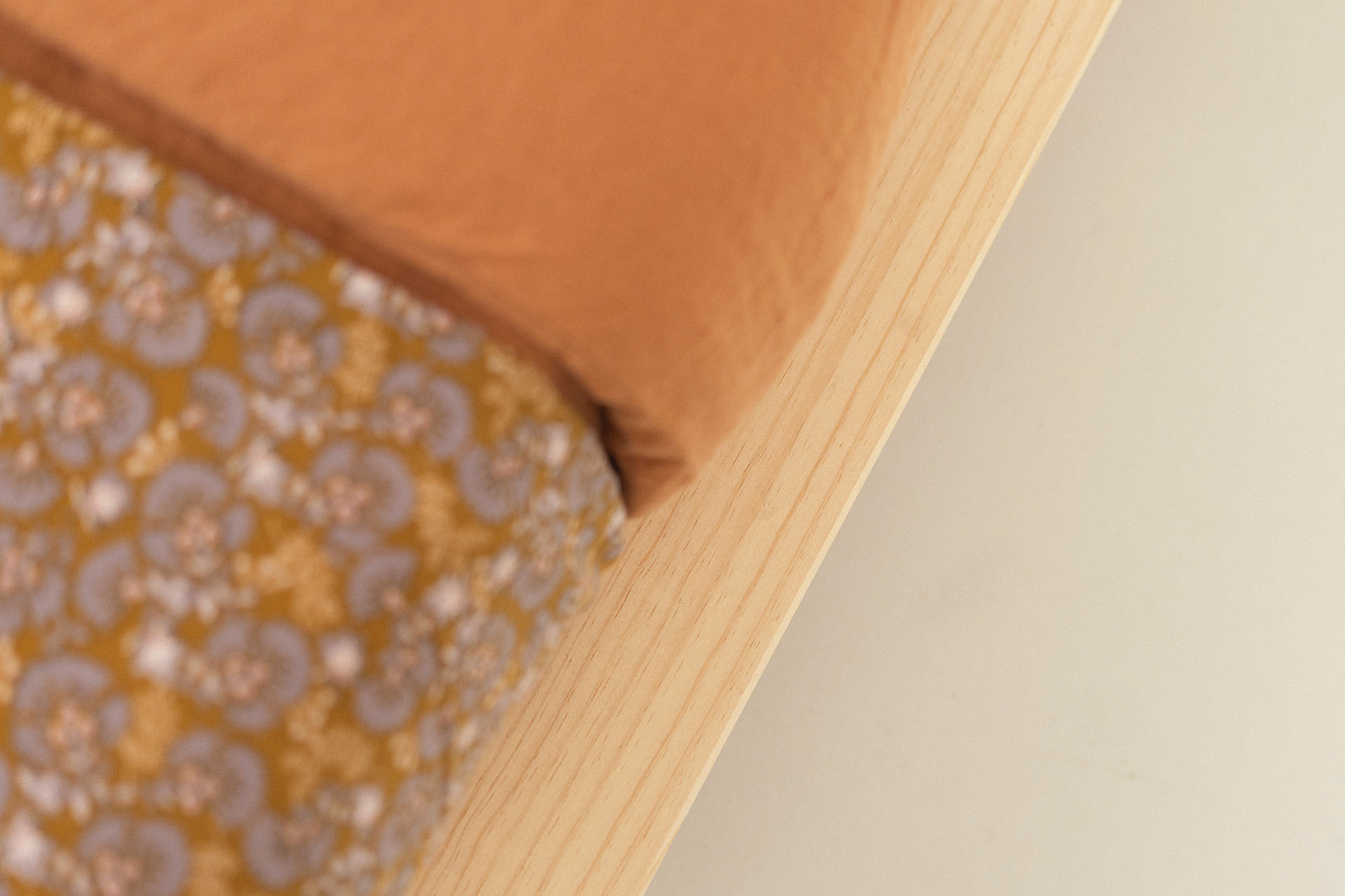 Imagen de ambiente 4 para:cama tipo tatami futón de madera natural