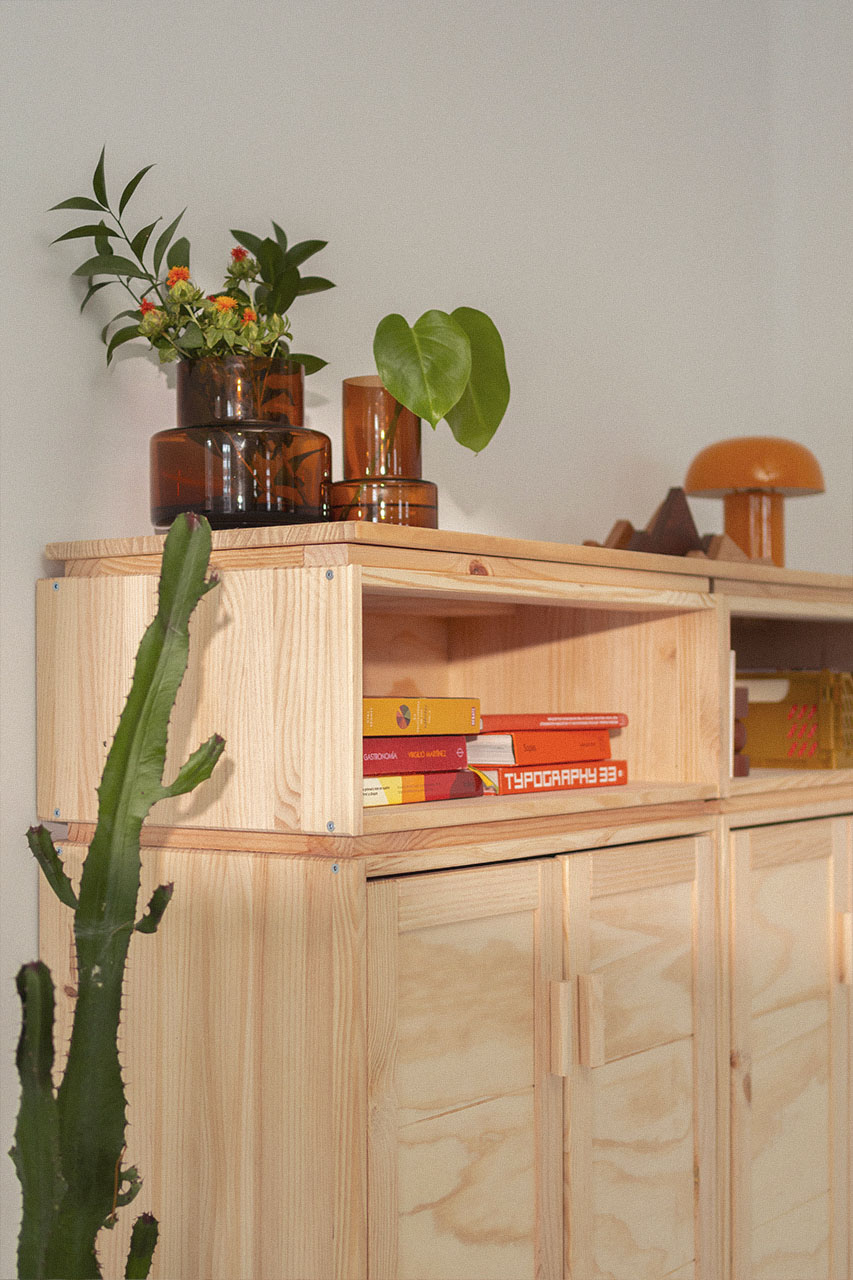 Imagen de ambiente 4 para:Armario bajo de madera natural