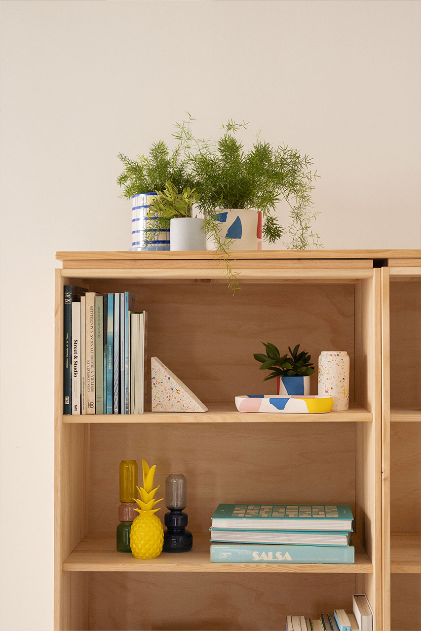 Imagen de ambiente 5 para:Estantería librería alta con almacenaje debajo