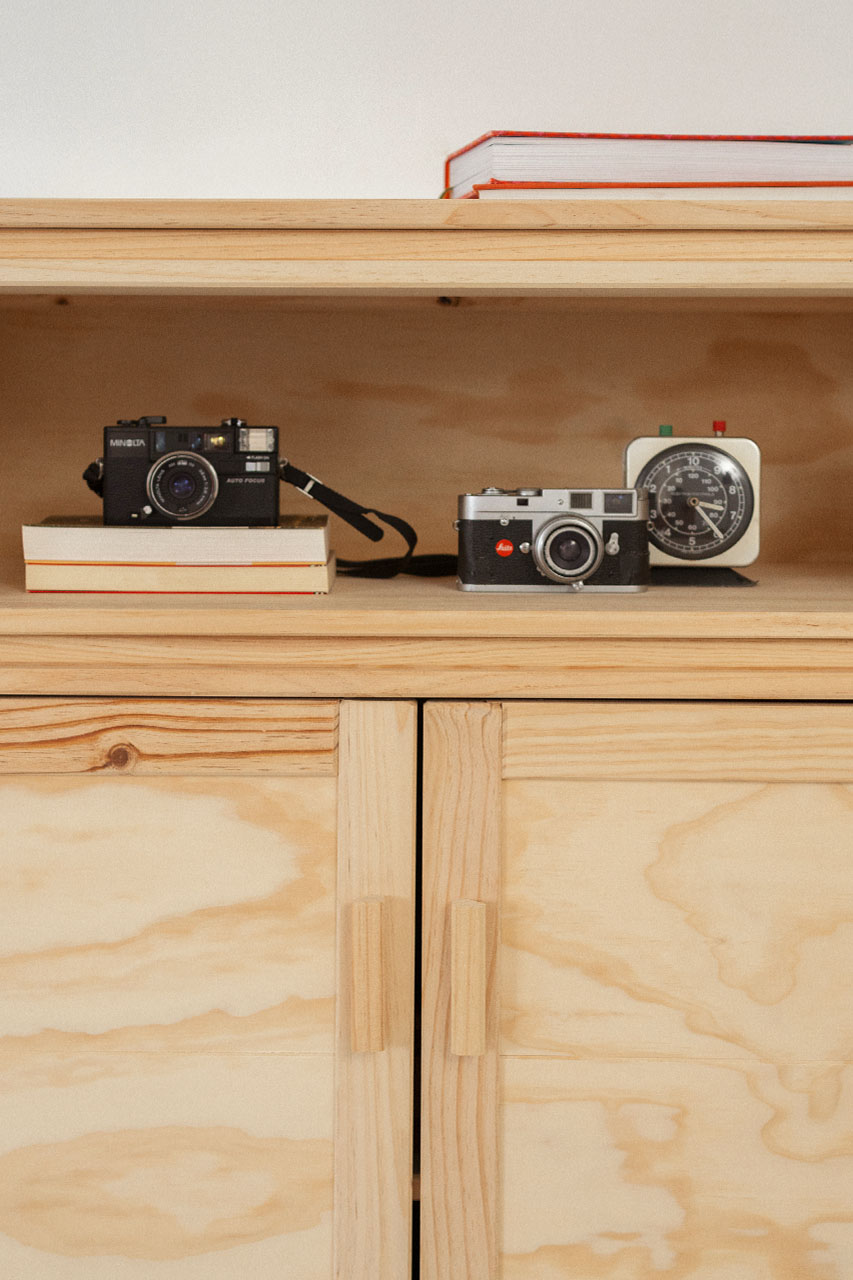 Imagen de ambiente 6 para:Armario pequeño de madera natural para el recibidor