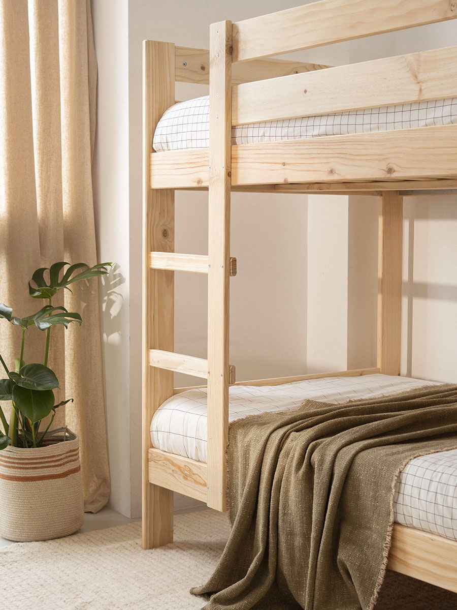 Lits et lits superpos&eacute;s pas chers en bois naturel
